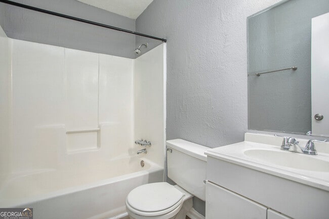 Building Photo - 2166 Satellite Way