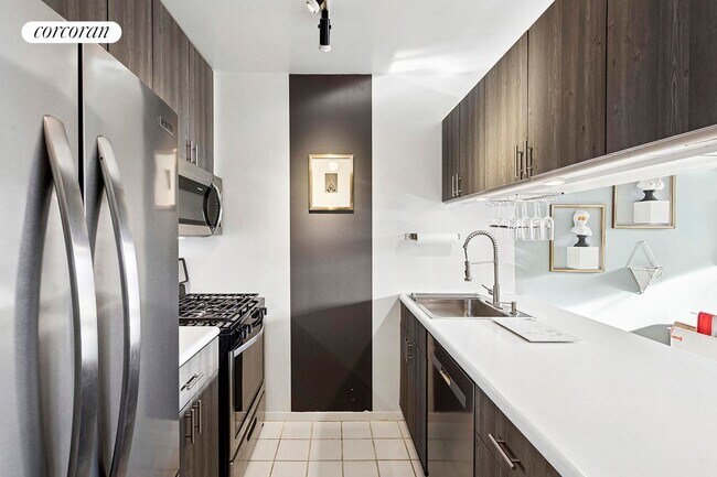 Foto del edificio - 350 W 50th St