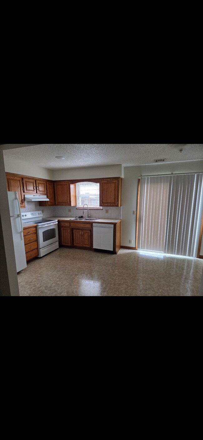 Foto del edificio - 5615 NW 66th Terrace