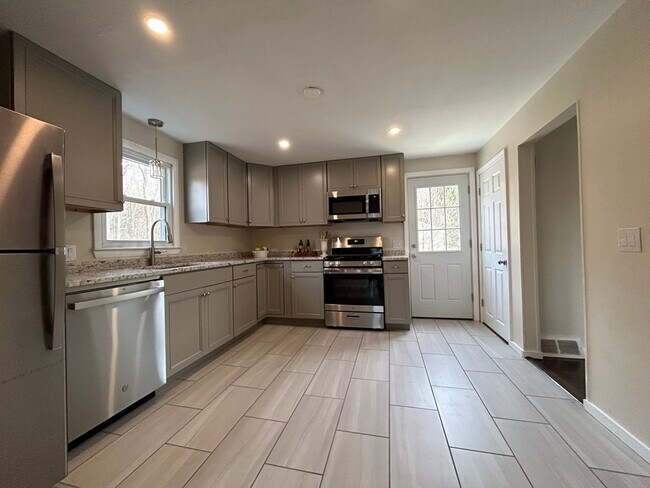 Building Photo - 201 Gorwin Dr