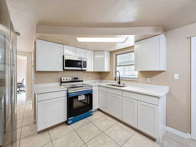 Foto del edificio - 3632 Brompton Dr