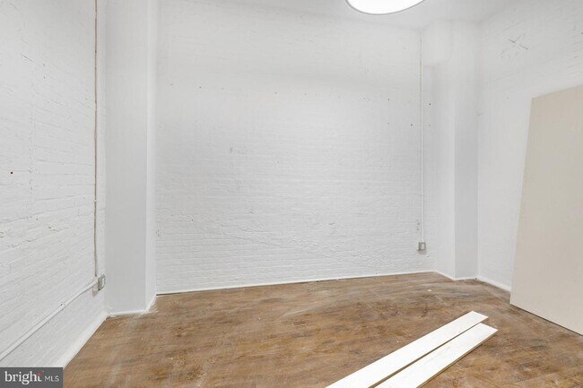 Foto del edificio - 1853 N Howard St
