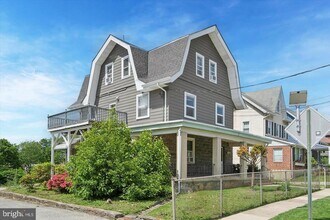 Building Photo - 660 Loraine St