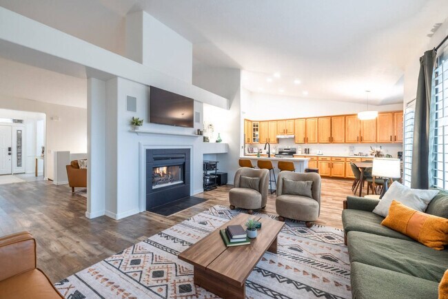 Building Photo - 1267 E Hickenlooper Way