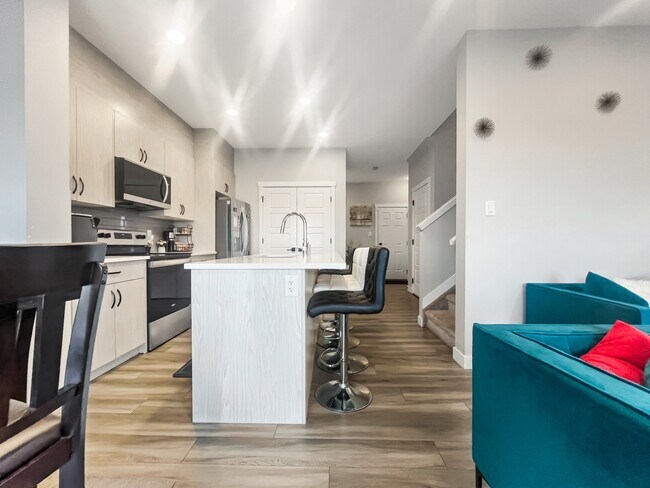 Photo du bâtiment - 7552 Creighton Pl SW