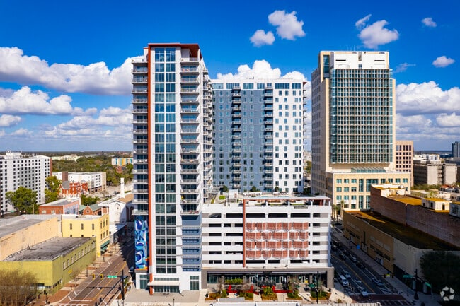 Building Photo - Nine15