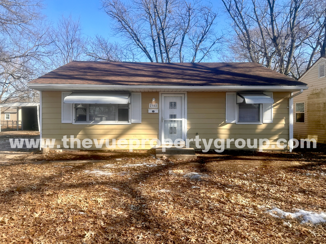 Primary Photo - Fully Remodeled 2 Bedroom, 1 Bath Home wit...