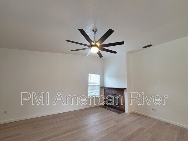 Foto del edificio - 4405 Dusham Cir