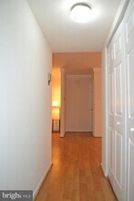 Building Photo - 722 Quince Orchard Blvd