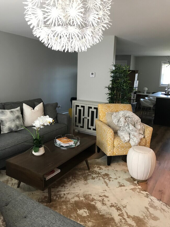 Sala de estar - 245 Cherry Ave