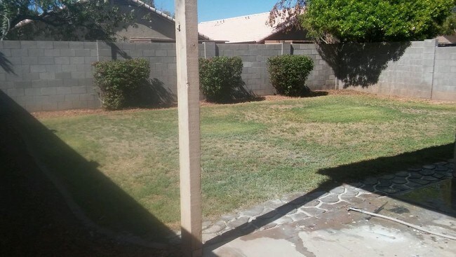 Building Photo - Beautiful Home 4 bed./ 2.5 bath. Chandler 852