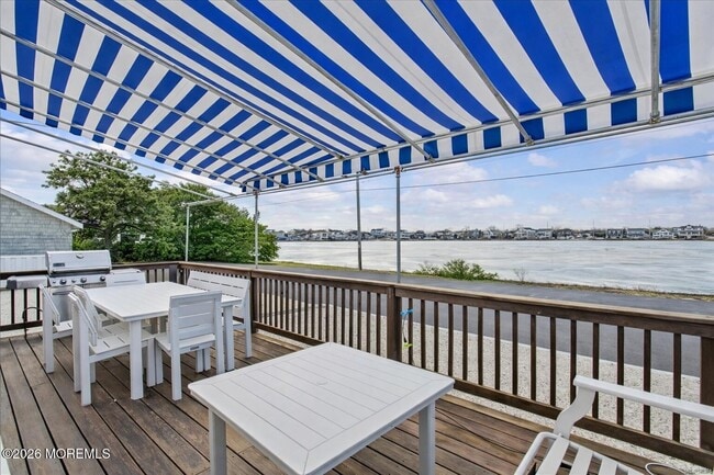 Building Photo - 106 Makin Ave