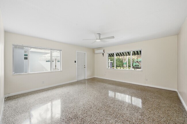 Foto del edificio - 1614 NE 7th St