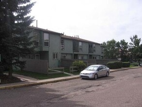 Building Photo - 420 Grier Ave NE