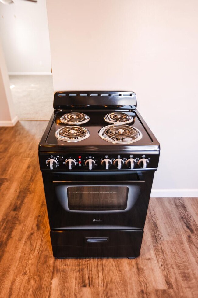 Building Photo - 628 Evesham Ave