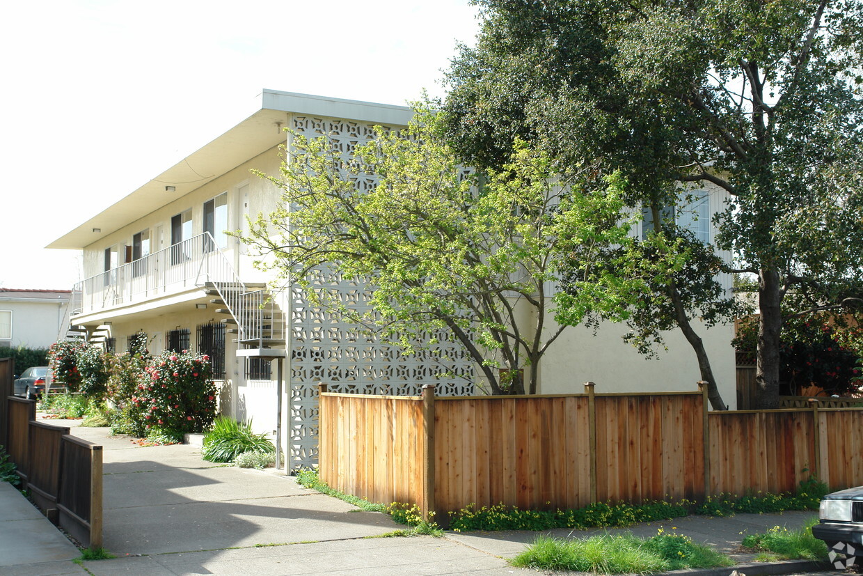 Primary Photo - 1622 Berkeley Way