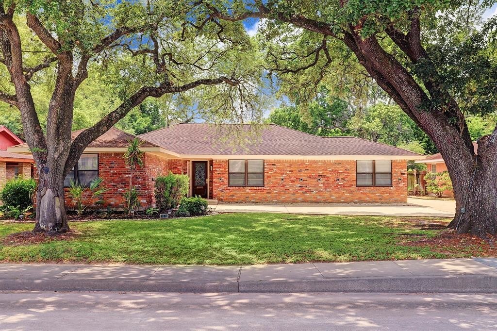 3015 S Braeswood Blvd, Houston, TX 77025 House for Rent in Houston