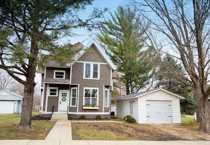 307 E State St, Fayette, IA 52142 House Rental in Fayette, IA