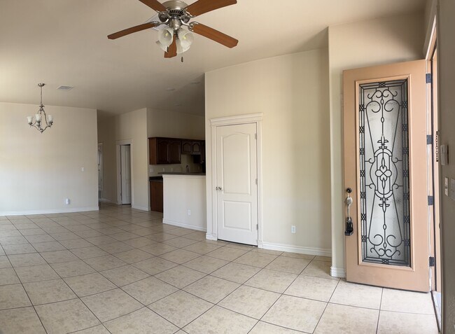 Foto del edificio - 3716 Almond Beach Dr