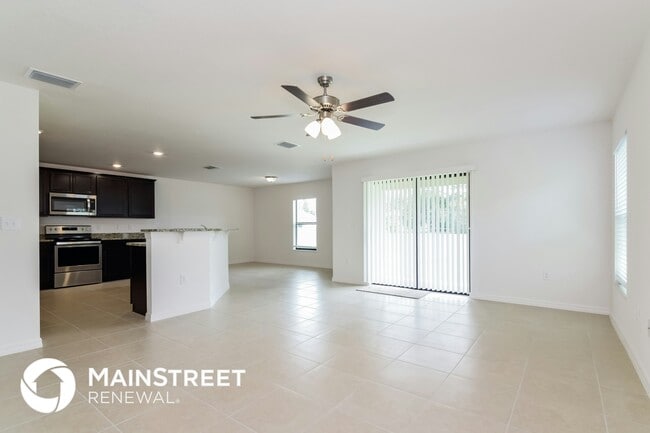 Foto del edificio - 8512 Silverbell Loop