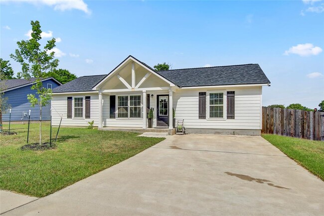 Building Photo - 610 Splitrock