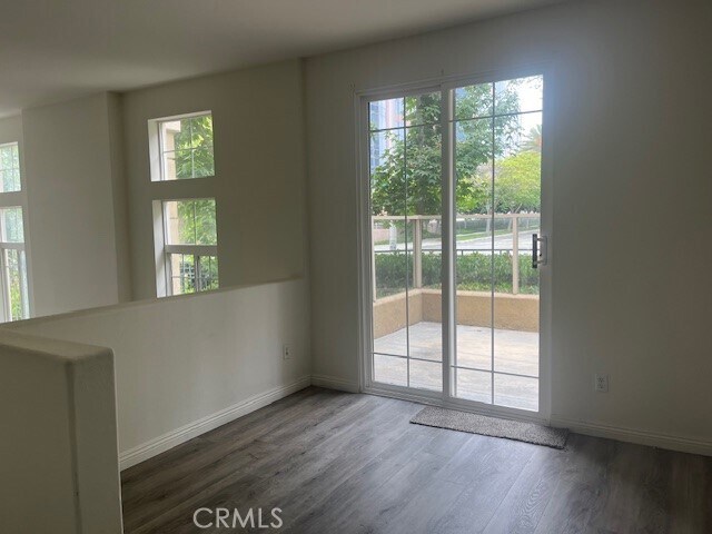 Foto del edificio - 3411 S Main St