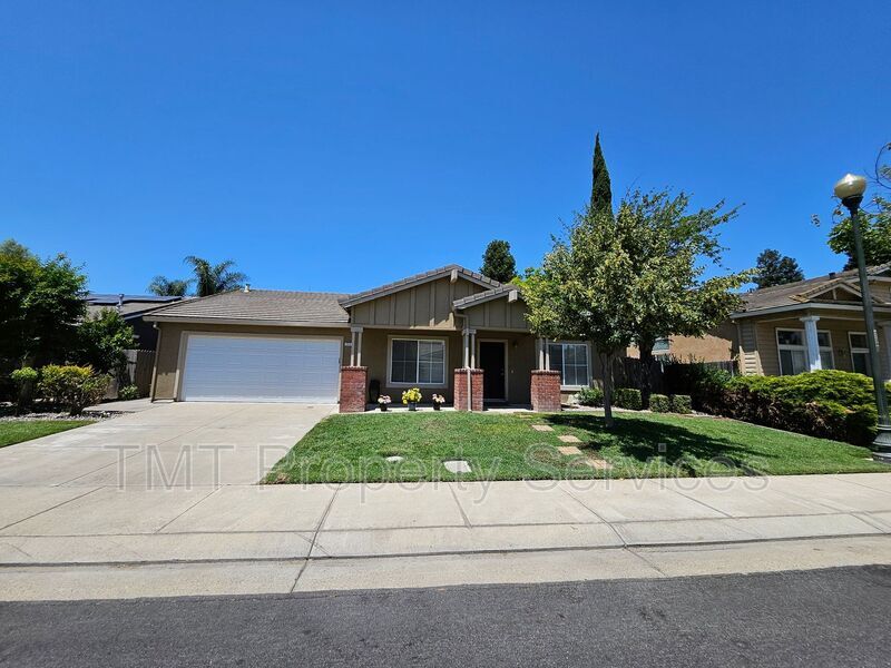 Foto principal - 3533 Des Moines Dr