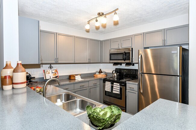 Crestmark- Cocina - Crestmark Apartment Homes