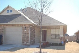 Building Photo - 28 SW 138th Ter