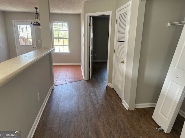 Foto del edificio - 1629 Hallmark Hills Dr