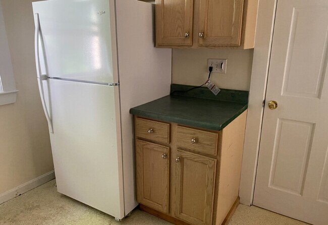 Building Photo - 20 Manet Rd