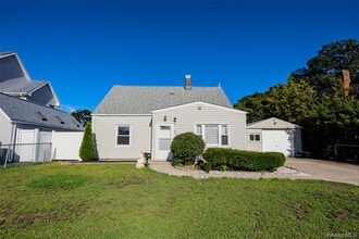 Building Photo - 75 Ranch Ln