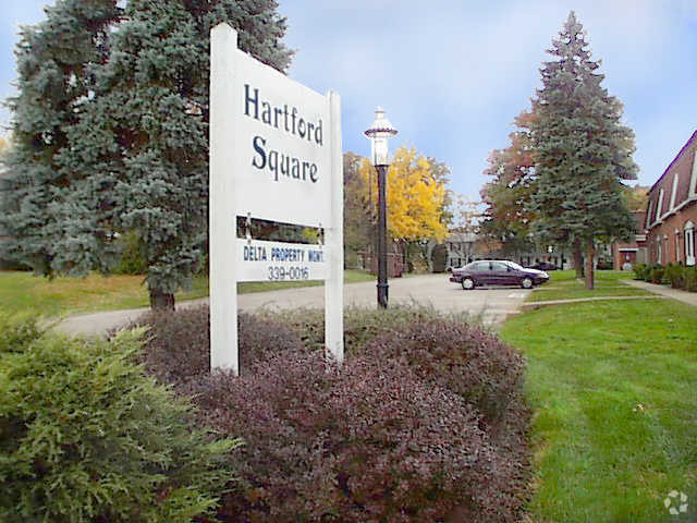 Otros - Hartford Square Townhomes