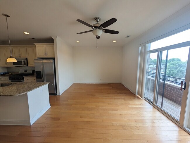 Foto del edificio - 2352 W Byron St