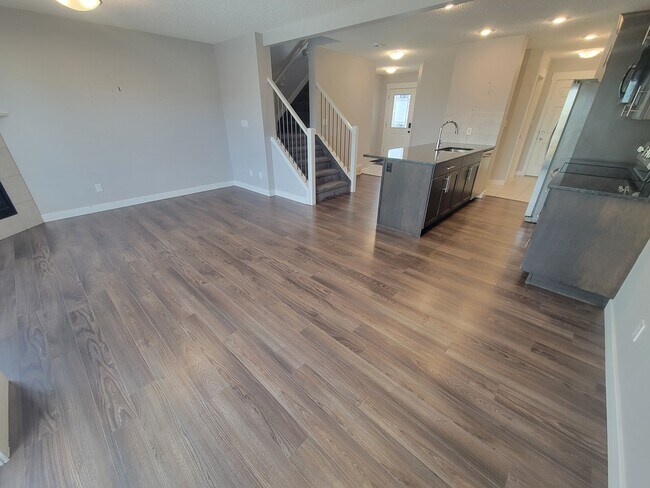 Photo du bâtiment - 5404-5414 14 Ave SW