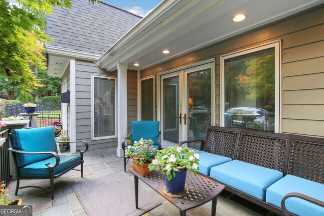 Foto del edificio - 925 Highland Terrace NE