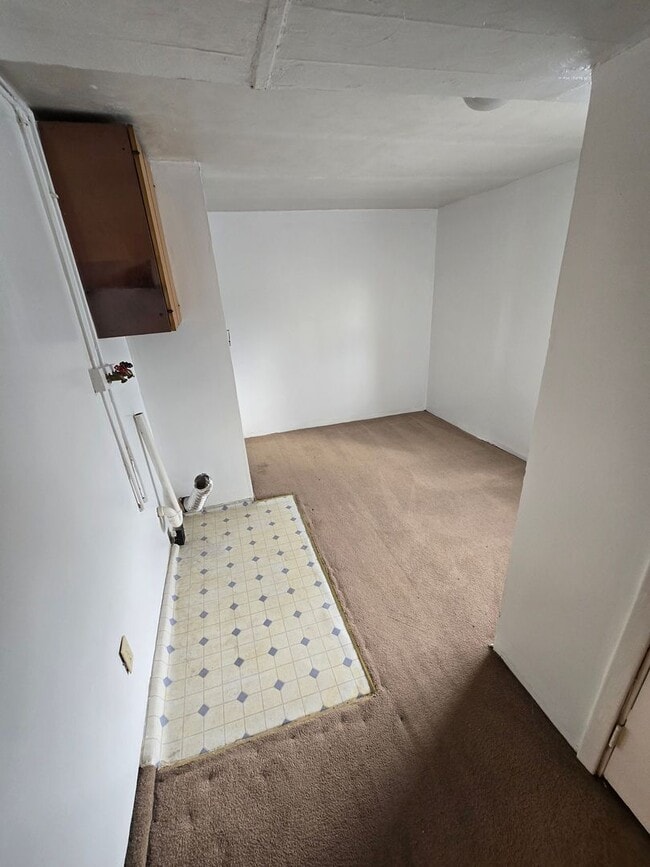 Building Photo - 406 1/2 S Hague Ave-