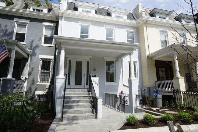 Building Photo - 2605 11th St NW