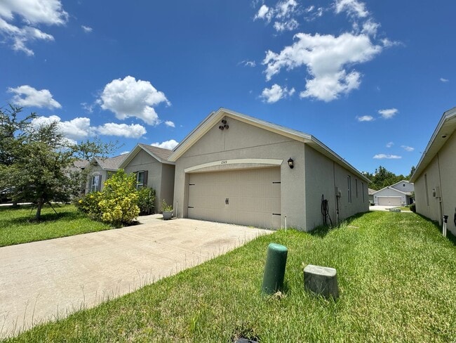 Building Photo - Beautiful 4 BR / 2 BA Home in Lakeland!