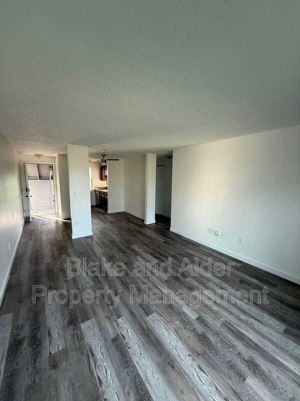 Building Photo - 3879 NE 152nd Ave