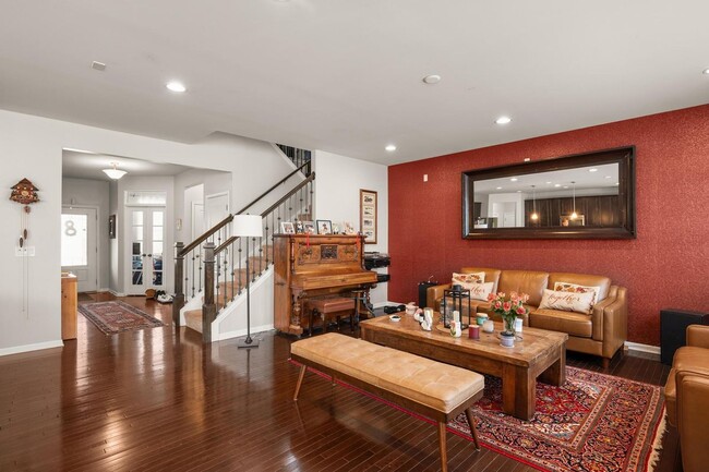 Foto del edificio - 3720 Honey Locust Dr