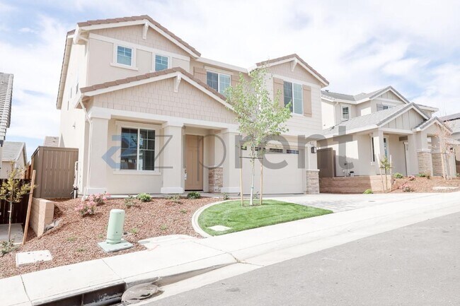 Building Photo - 905 Mirage Ln