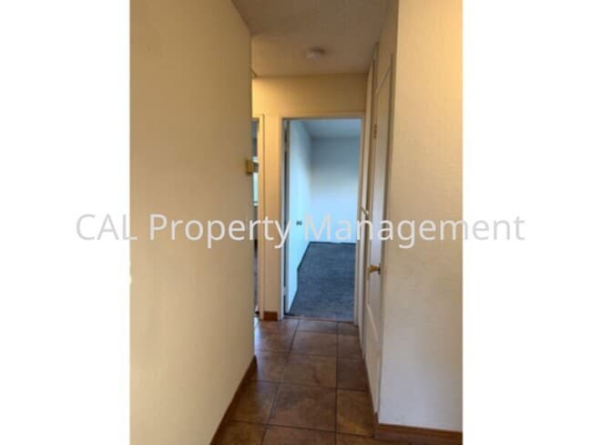 Building Photo - Northgate Village Condo 2-Bedroom 1-Bathroom!