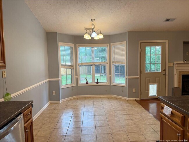 Foto del edificio - 1520 Timberrock Ct