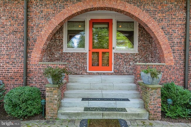 Building Photo - 54 Hodge Rd