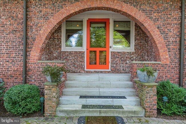 Foto del edificio - 54 Hodge Rd