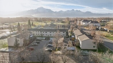 Building Photo - 424 E Dogwood Ave