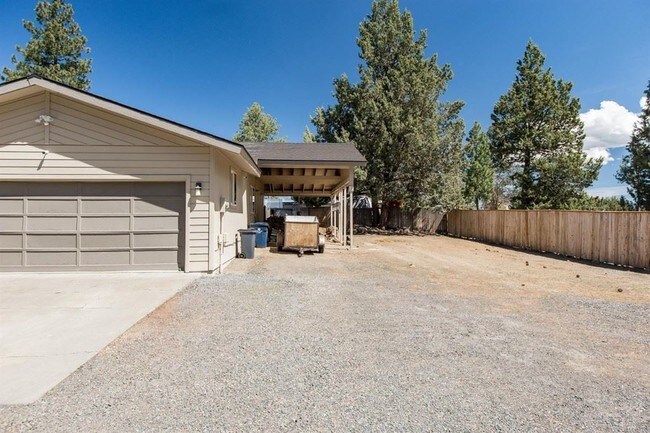 3 Br 2 Bath House Summer Shade Dr House For Rent In Bend Or Apartments Com