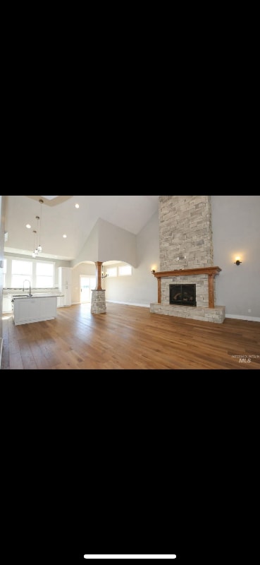 Building Photo - 518 Poppy St