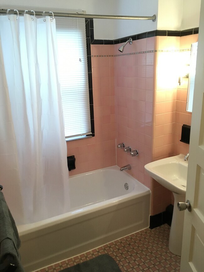 28 2nd St Unit 2nd Floor, Johnson City, NY 13790 Apartments in